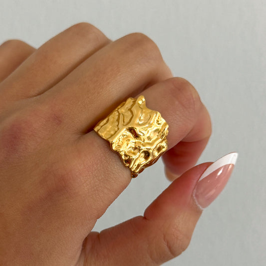 Eloria Textured Band