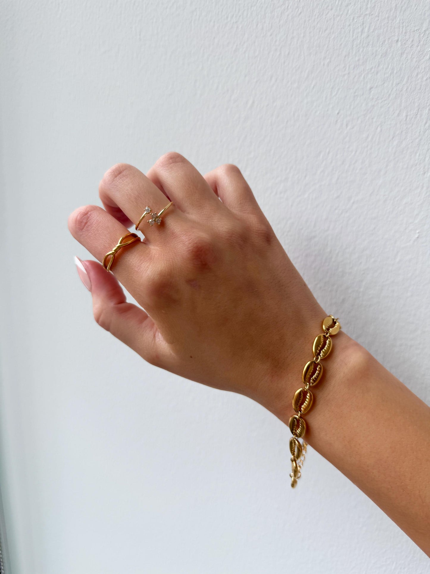 Gold bracelet for women, vintage Boho bracelet, summer jewelry gold mermaid shell bracelet, stackable gold filled best friend bracelet boho