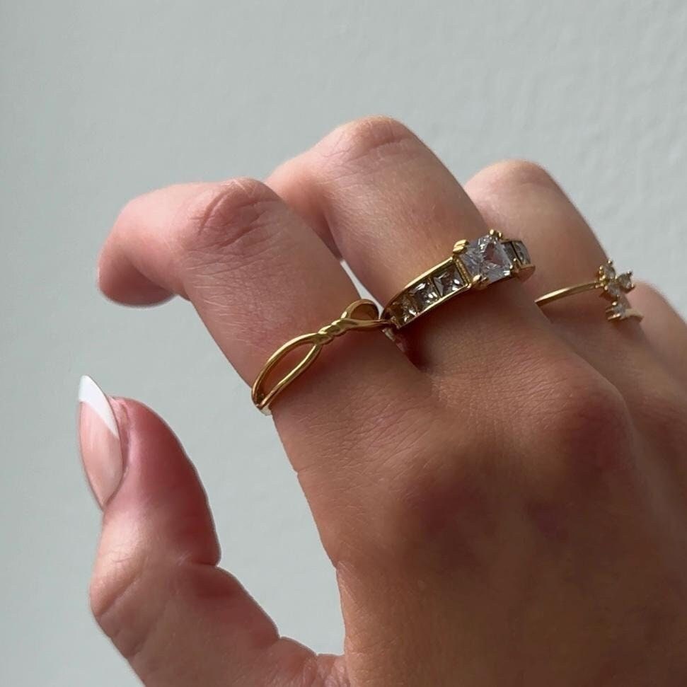 Thin Dainty Gold Ring, Rings for Women, Minimalist Stackable Gold-Filled Ring, Dainty Gold Band Ring, Thin Gold Ring, unique gift for her