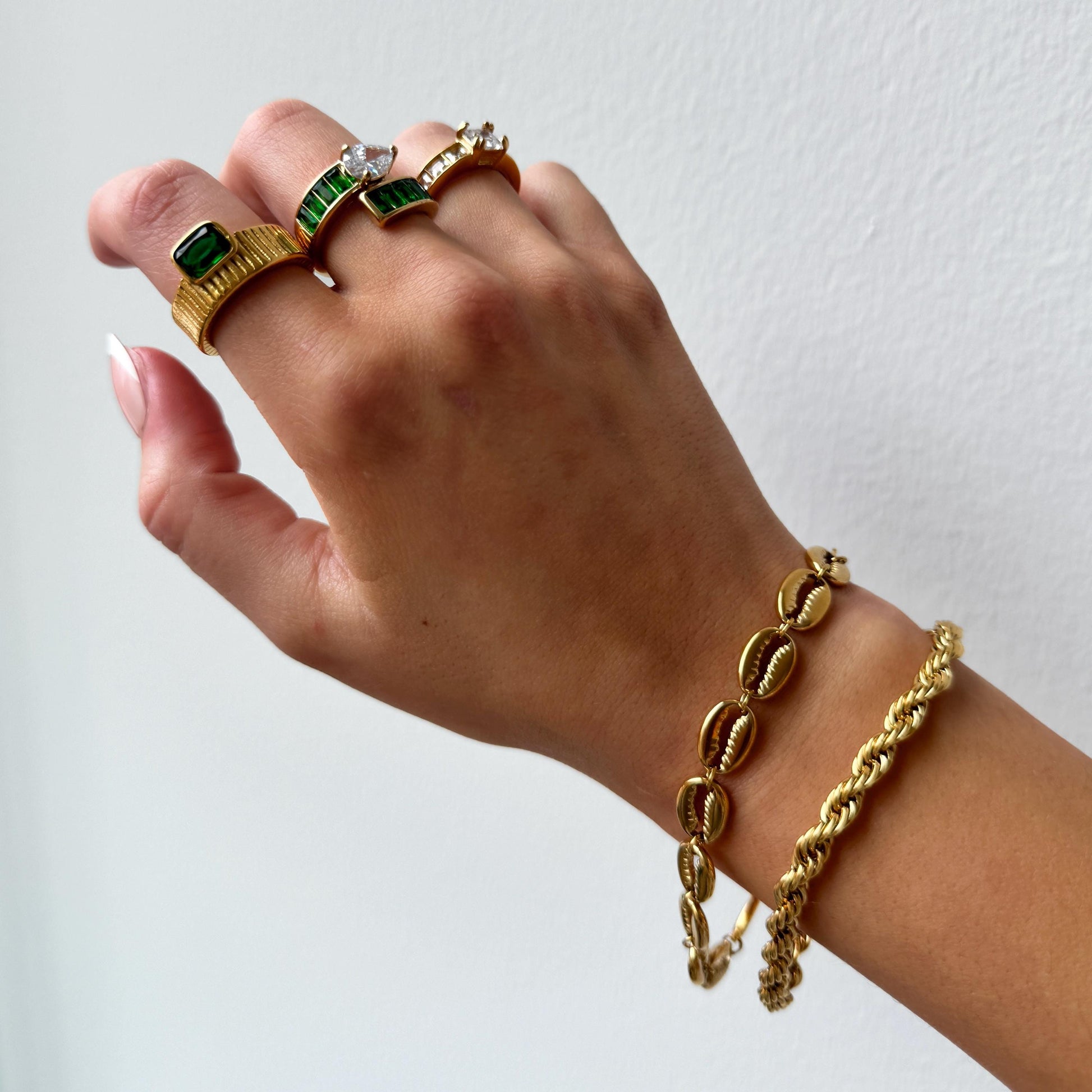 Gold bracelet for women, vintage Boho bracelet, summer jewelry gold mermaid shell bracelet, stackable gold filled best friend bracelet boho