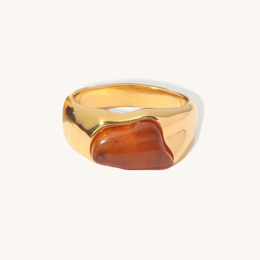 chunky crimson agate ring in 18k gold