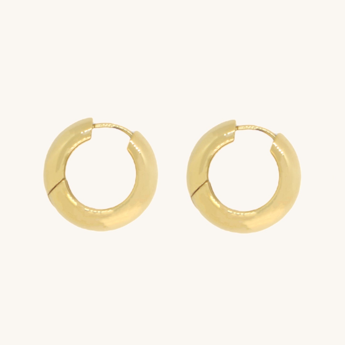 Eloise Chunky Huggie Hoops